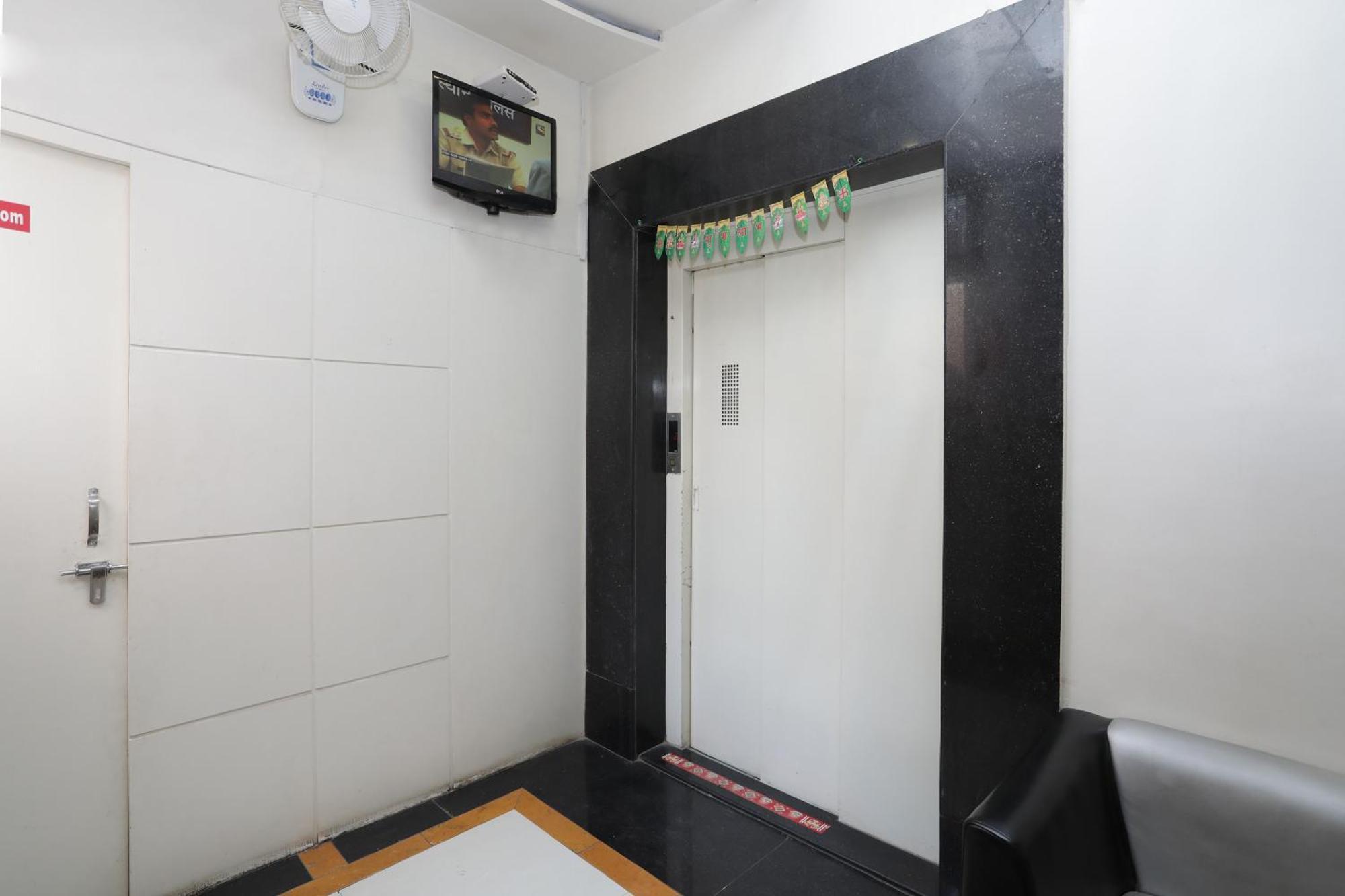 Hotel O Everest Inn Hotel Пуна Экстерьер фото