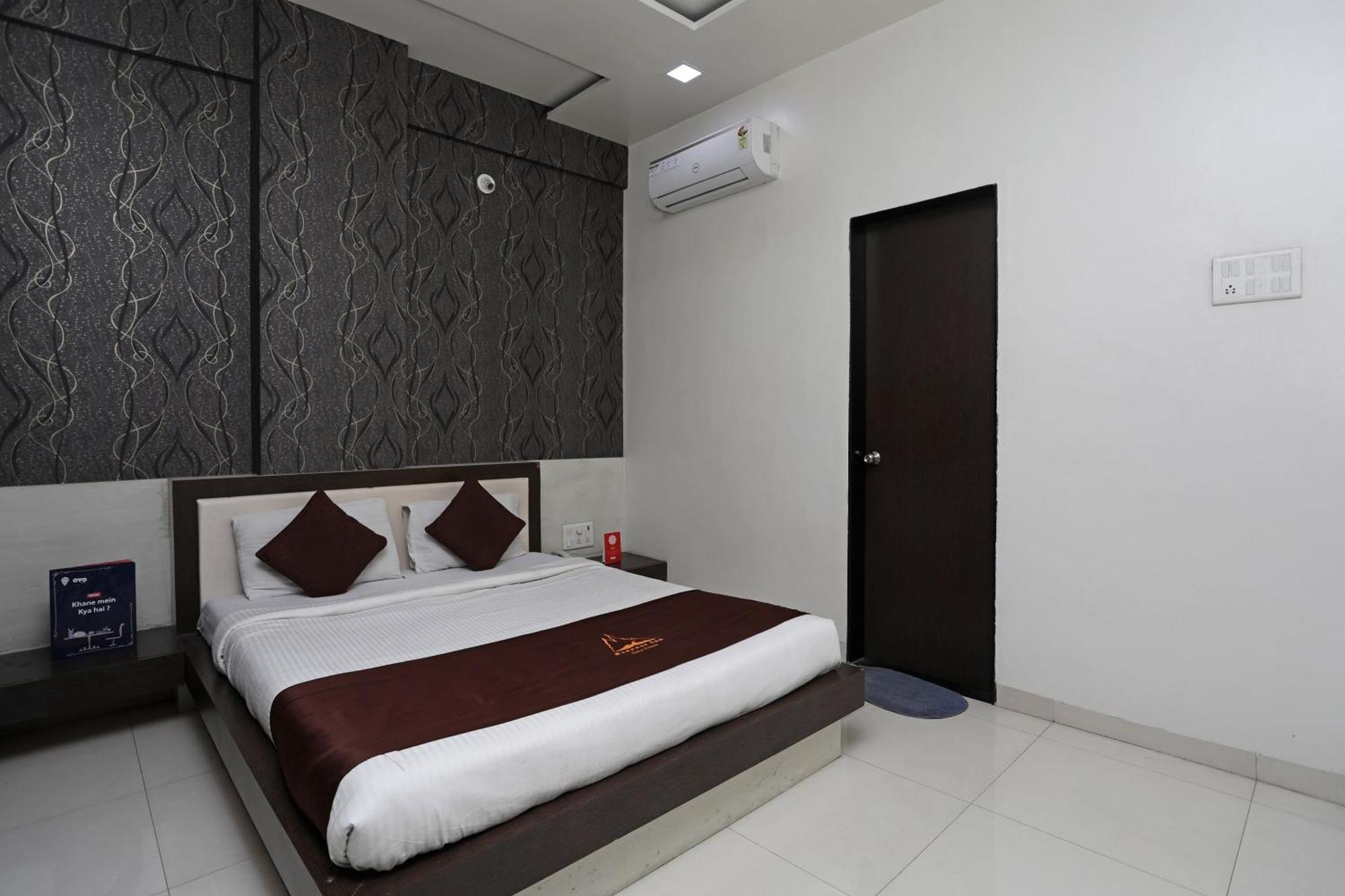 Hotel O Everest Inn Hotel Пуна Экстерьер фото