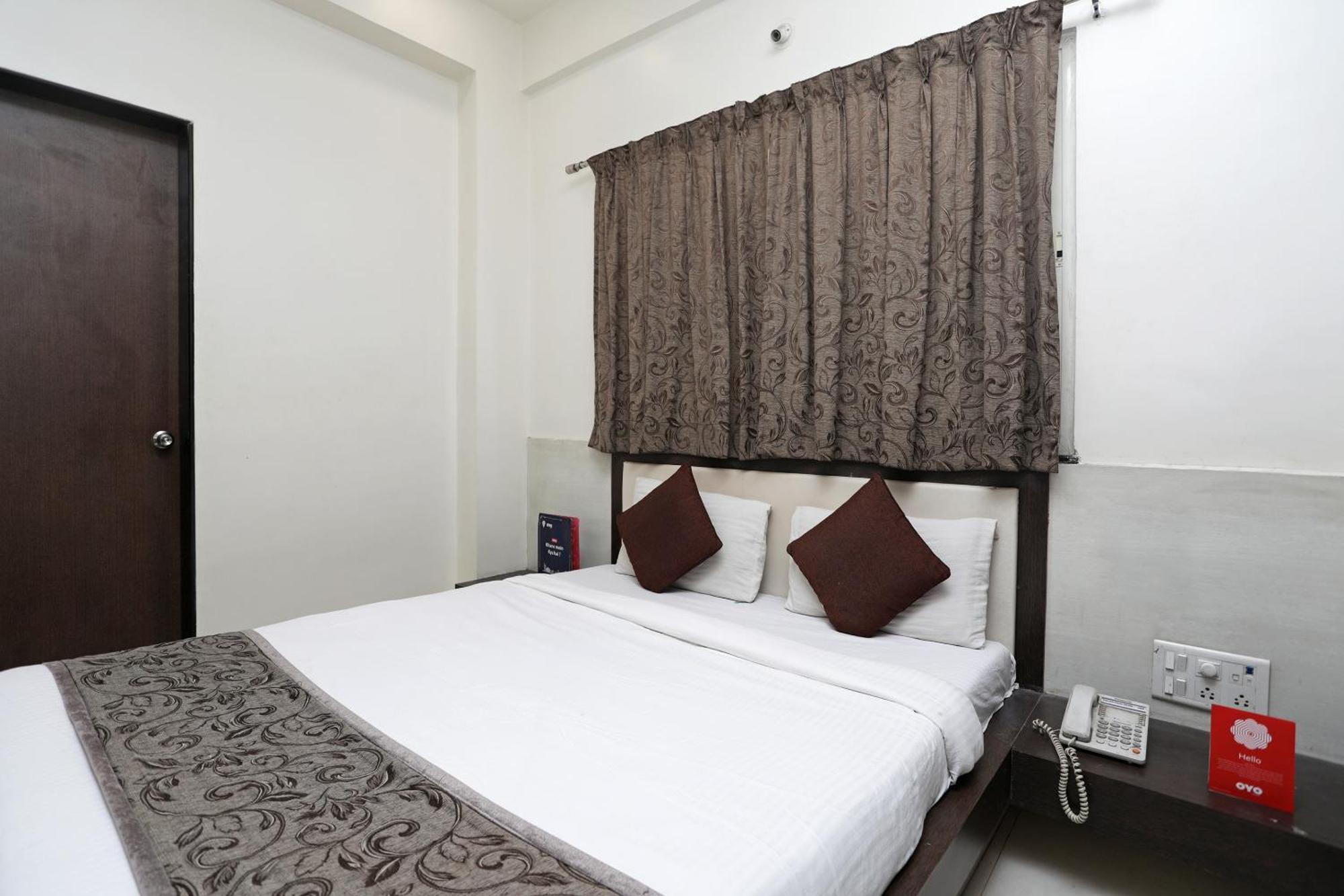 Hotel O Everest Inn Hotel Пуна Экстерьер фото