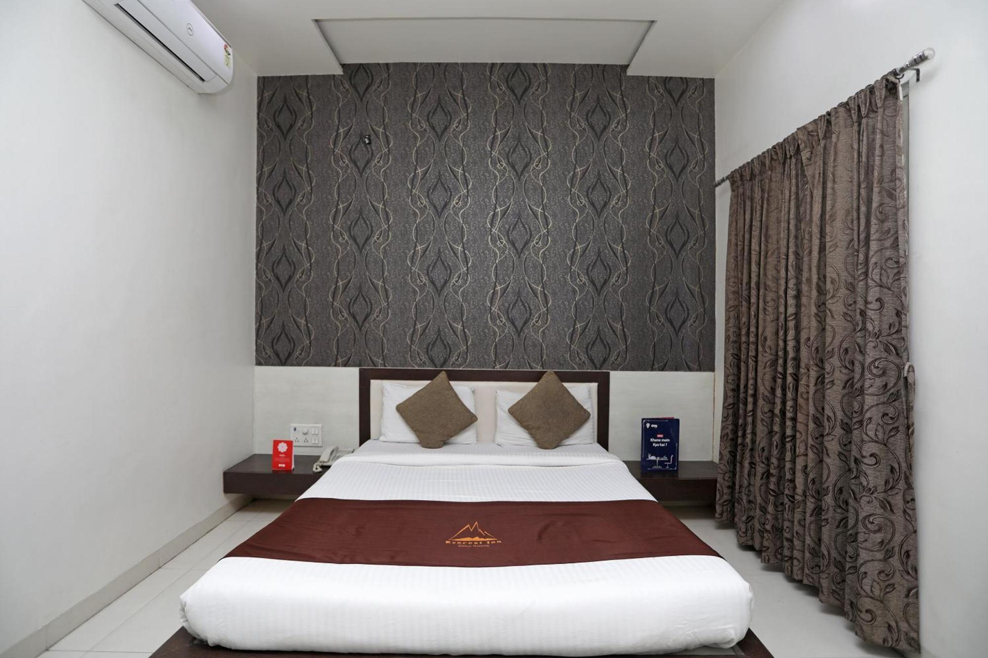 Hotel O Everest Inn Hotel Пуна Экстерьер фото